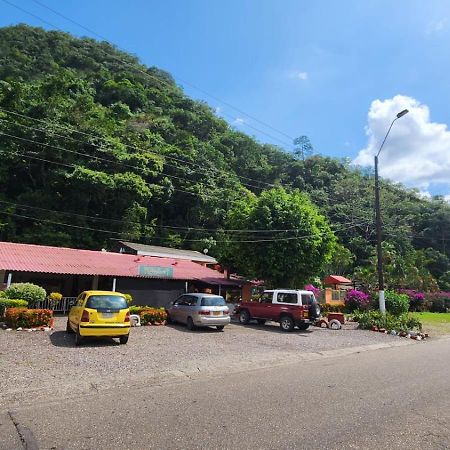 Balneario Chorillano Hotel Villavicencio Luaran gambar