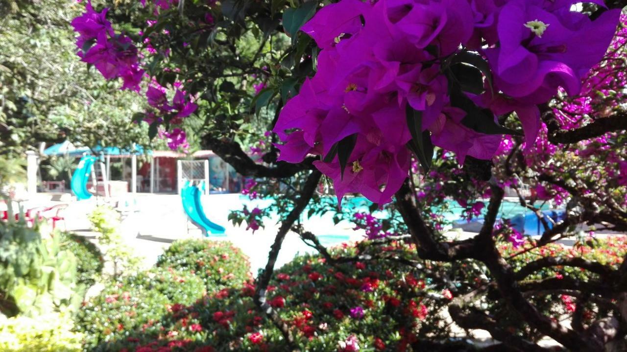 Balneario Chorillano Hotel Villavicencio Luaran gambar